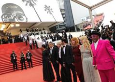 Cannes se quita la mascarilla y abarrota salas de cine