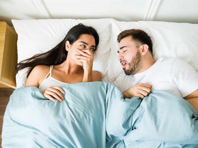 Cuando tu pareja es enemiga de la higiene dental