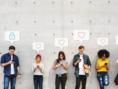 ¿Acercan o alejan el amor las redes sociales?