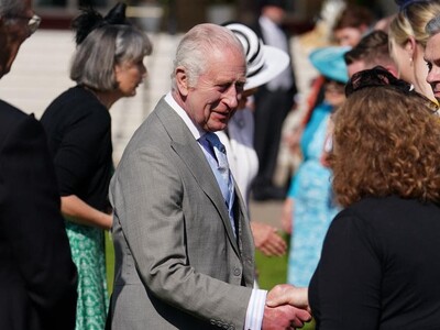 Carlos III, foco de atención en Semana de la Moda de Londres