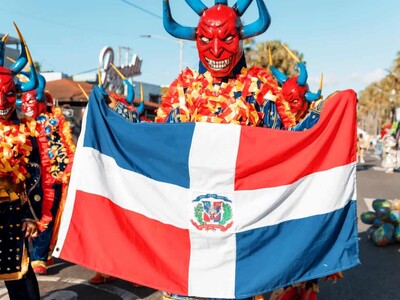 Carnaval del Distrito Nacional llena de alegría, color y tradición