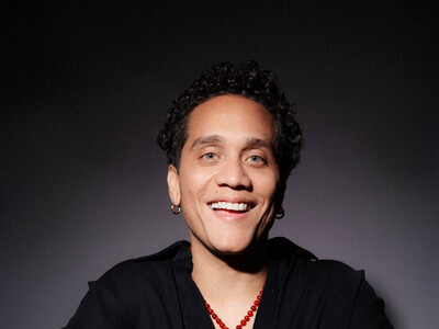 Yasser Tejeda y su música dominicana en película "Office Romance"