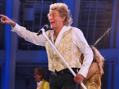 Rod Stewart, criticado por cancelar show y luego ir a Mundial