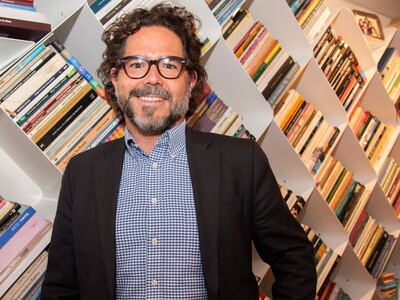 El profesor Camilo Hoyos, creador de Paredro
