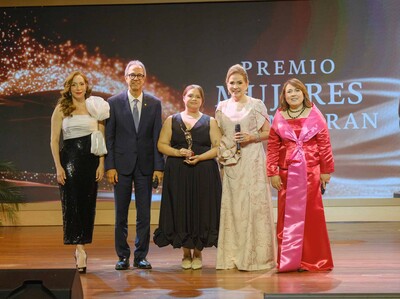 Premio mujeres que inspiran reconoce a Jatnna Tavárez