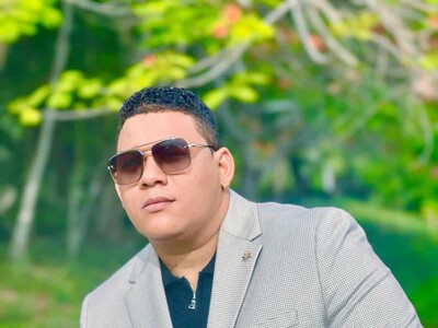 Salsero Jehú el Rey renueva su apuesta musical con "Ladrona"